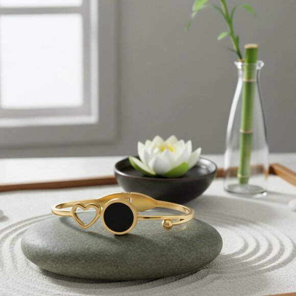 🆕Elegant 18K Gold Plated Stainless Steel Bangle Bracelet - Heart & Black Charm - Picture 10 of 10